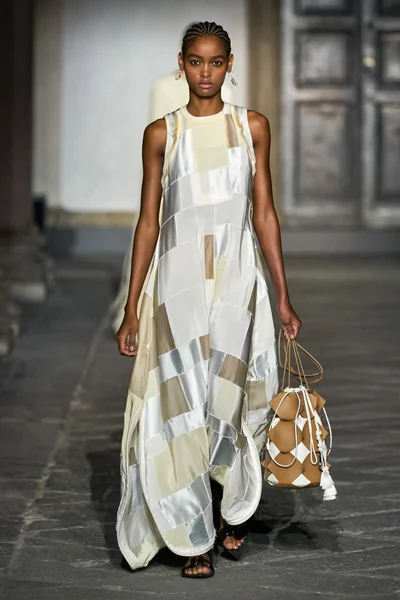 Look 29